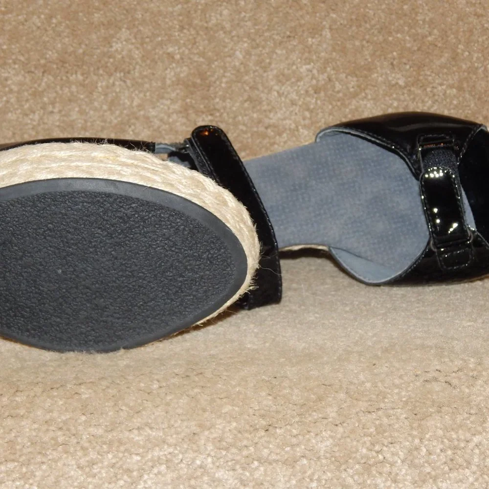 SOFT WALK Black Patent San Marino Platform Sandals Sz 10